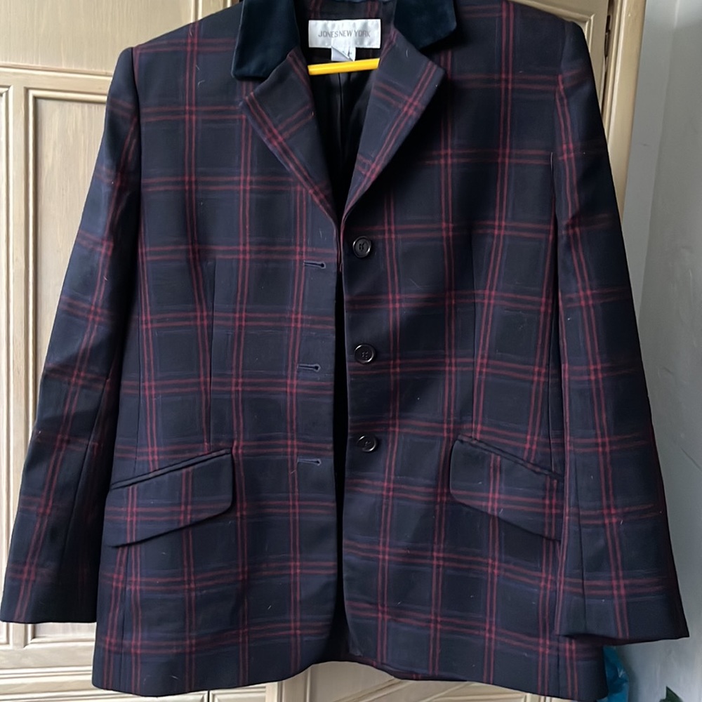 JNY Jones New York wool jacket w/velvet collar…windowpane w/red accent sz10